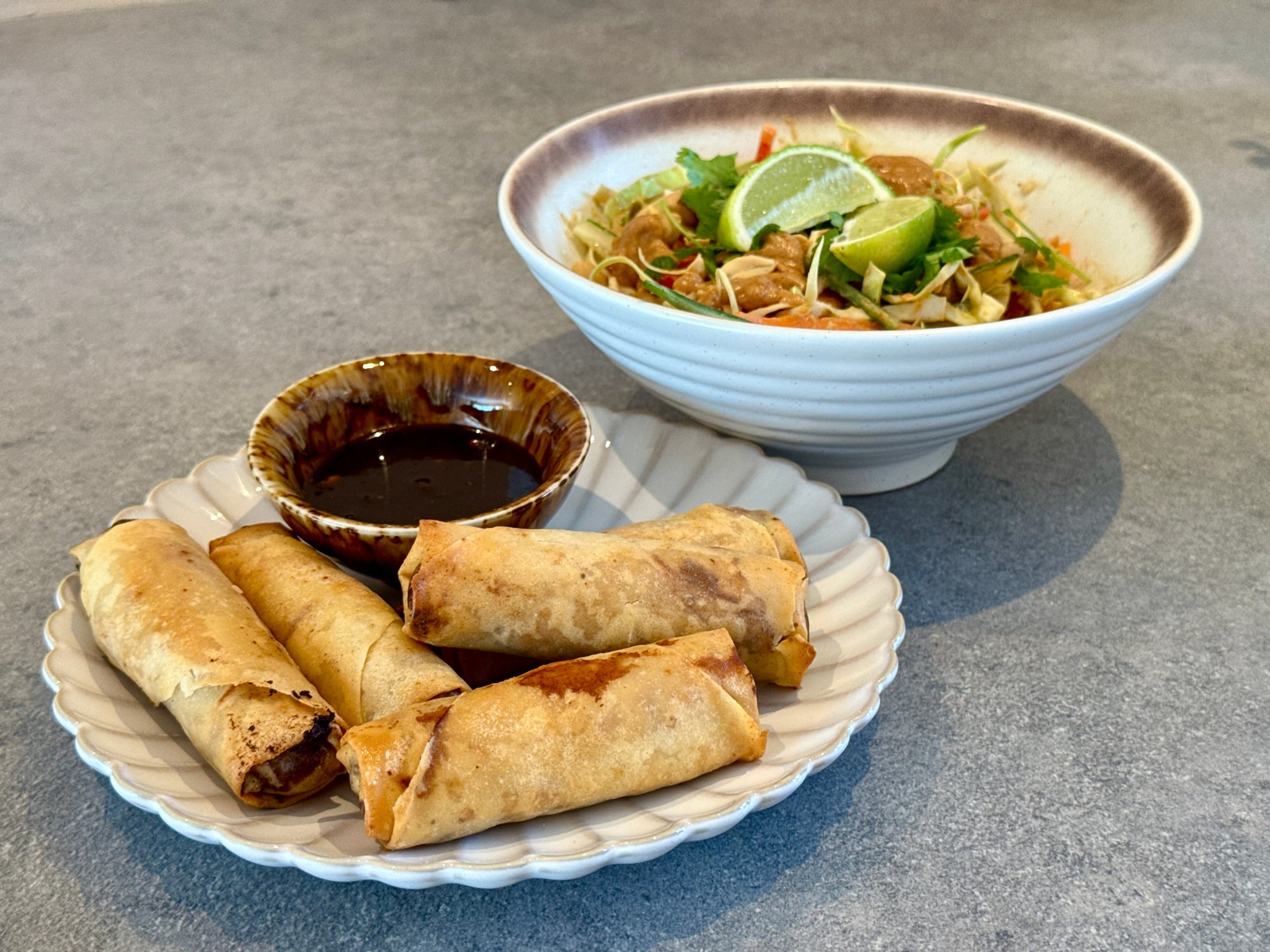 Sprø vårruller med asiatisk salat