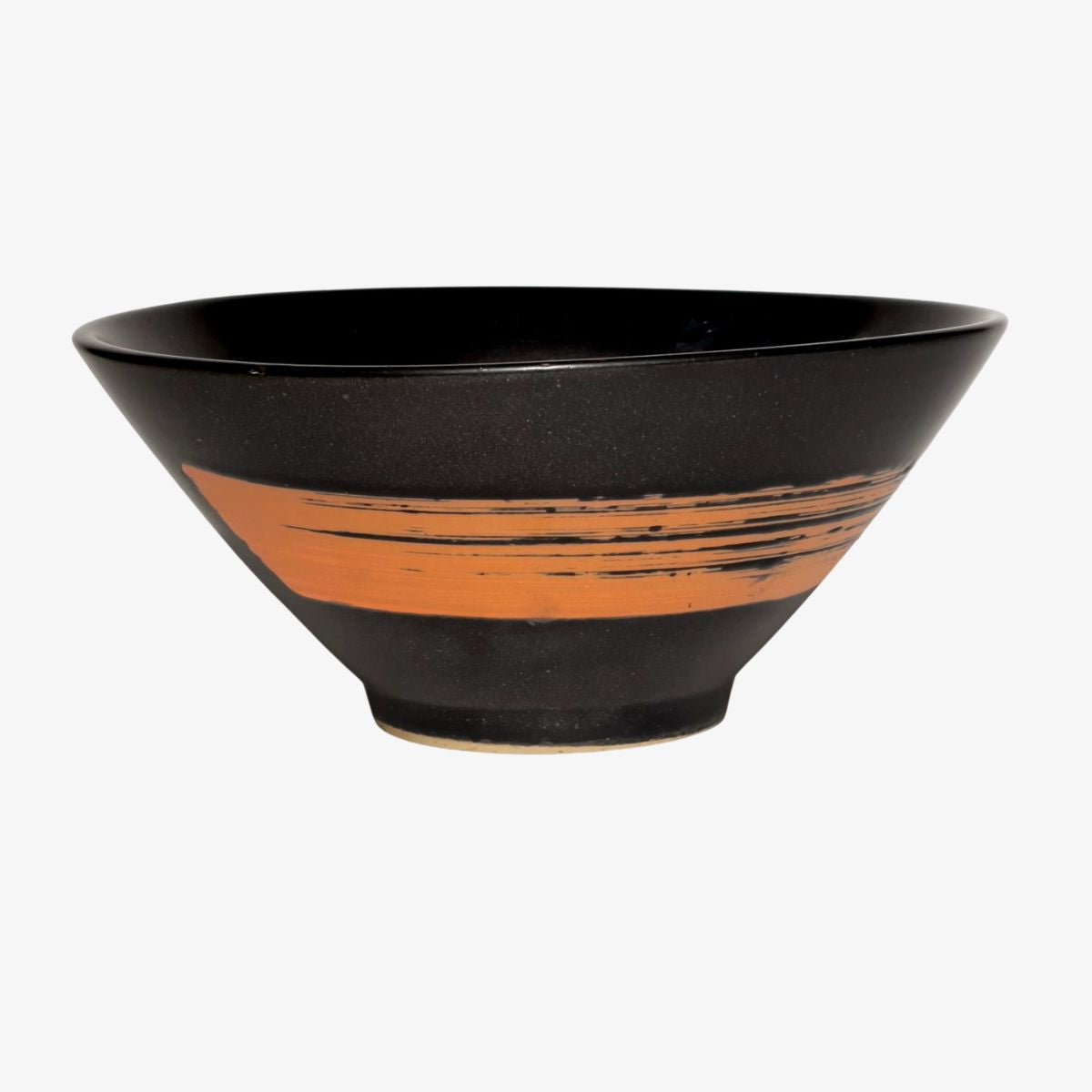 Kuro Brush ramenbolle i matt sort keramikk med oransje penselstrøk – perfekt til ramen, nudler og supper
